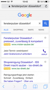 Google Suchergebnisse für "Fensterputzer Düsseldorf", erstes Bild. Der Bildschirm wird von zwei Anzeigen eingenommen.